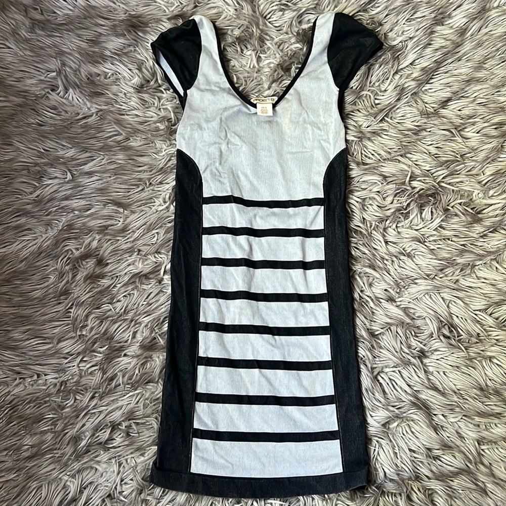 Arden B. Casual bodycon stretchy dress